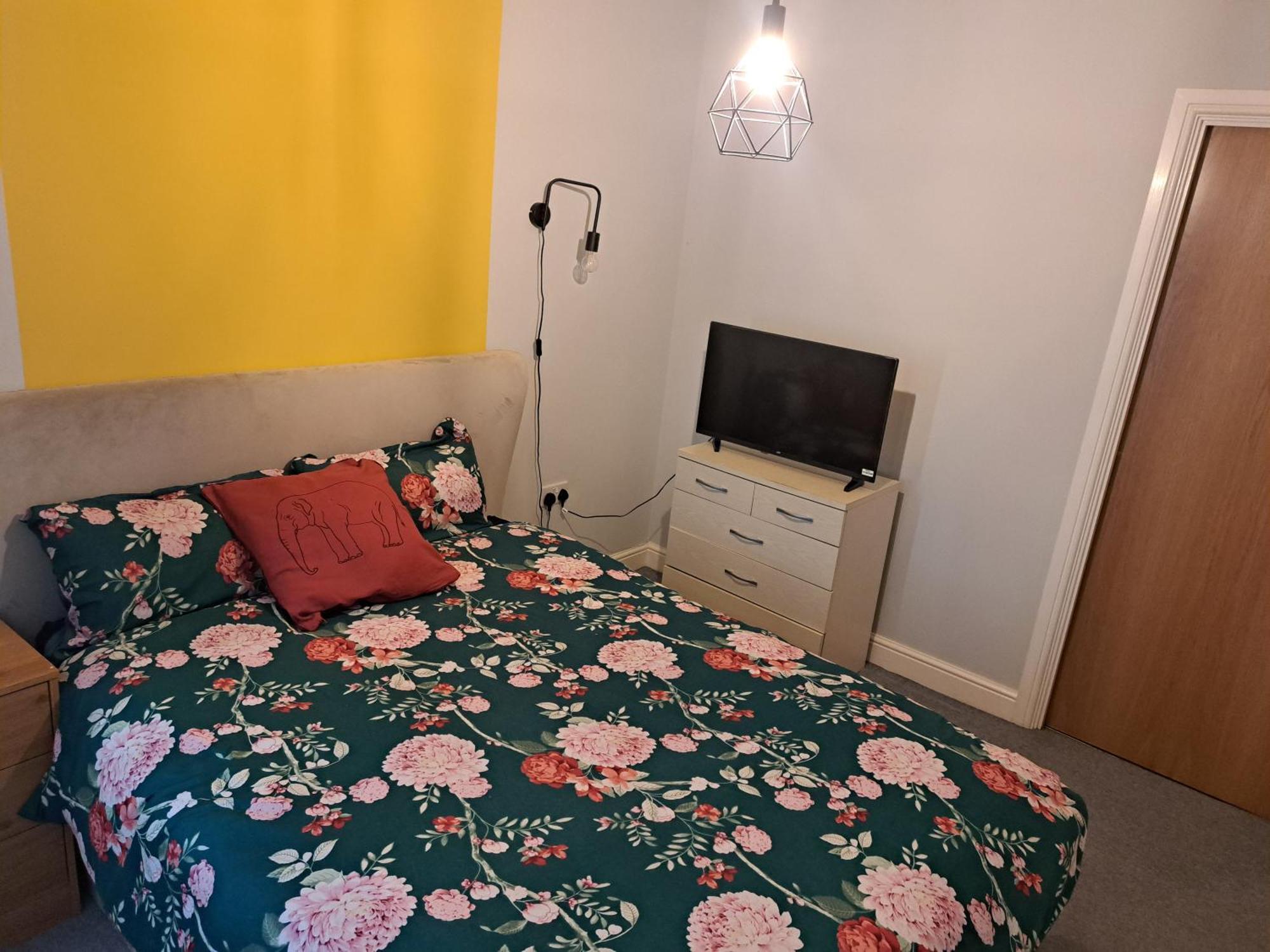 Private And Comfortable Room In Cosy Home Nottingham Extérieur photo